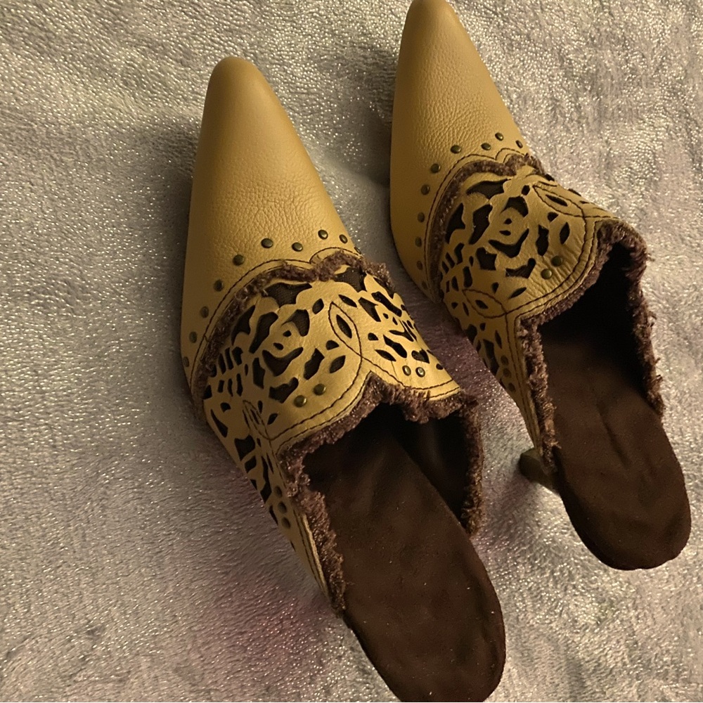 Elegant Tan Leather Mules with Cutout Design